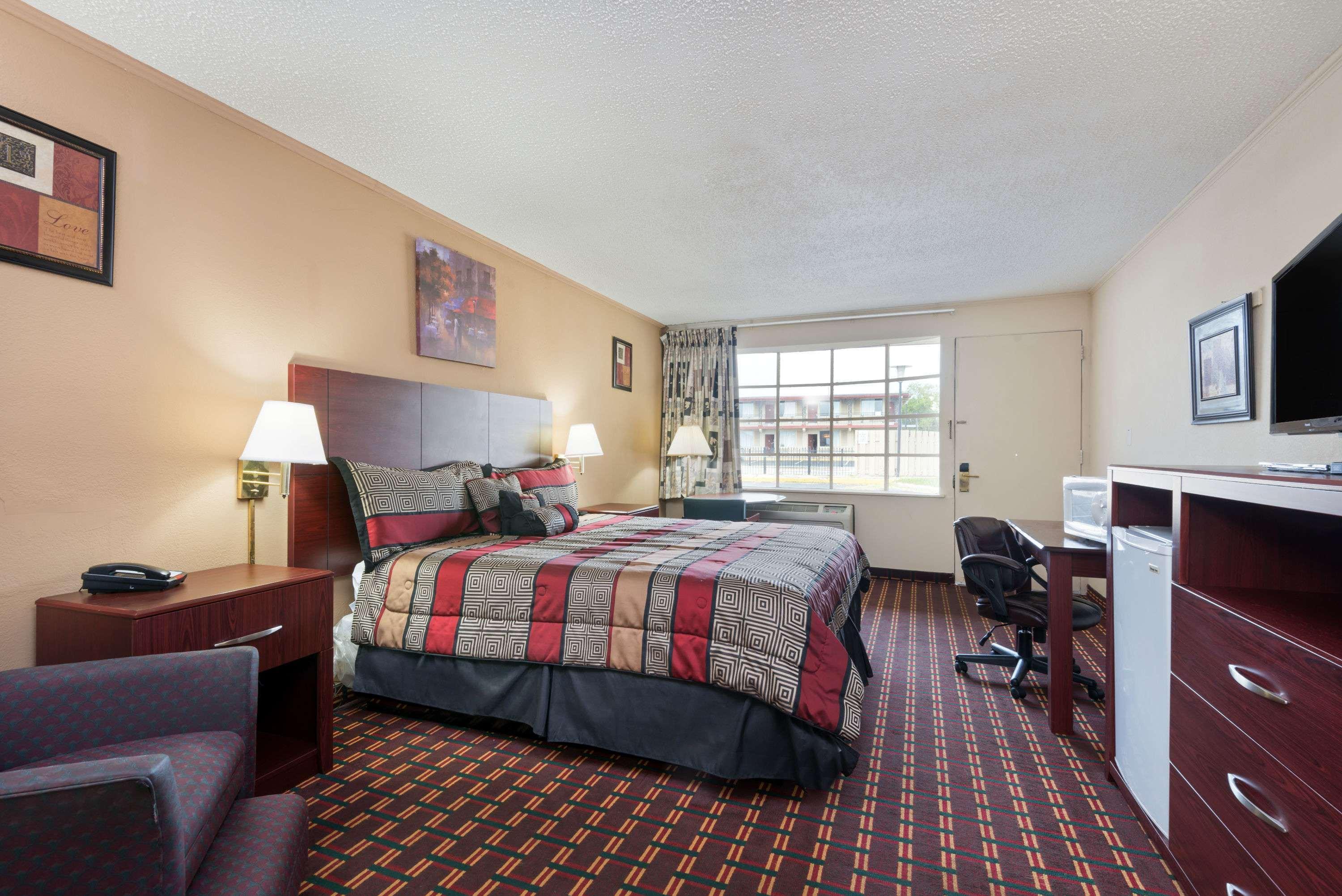 Knights Inn Fayetteville - Fort Bragg Экстерьер фото