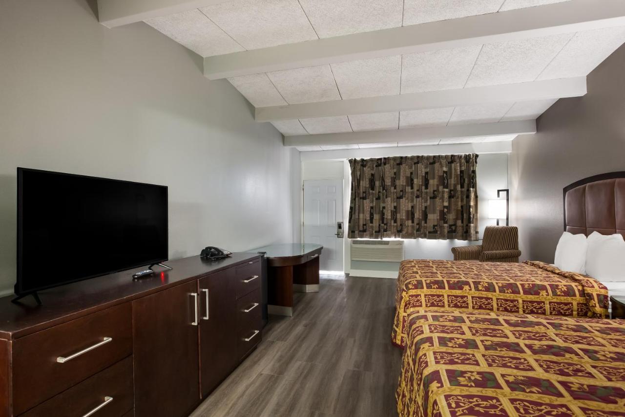 Knights Inn Fayetteville - Fort Bragg Экстерьер фото