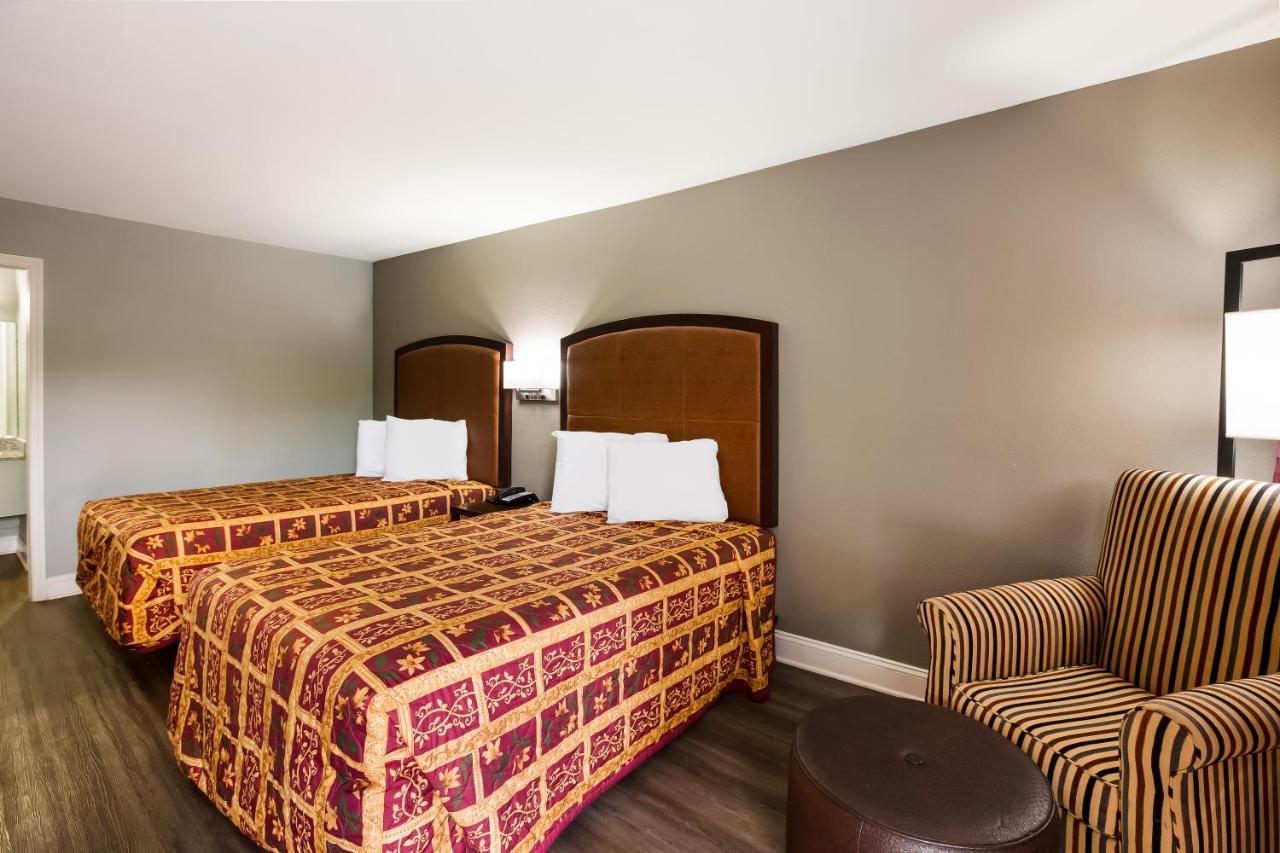 Knights Inn Fayetteville - Fort Bragg Экстерьер фото