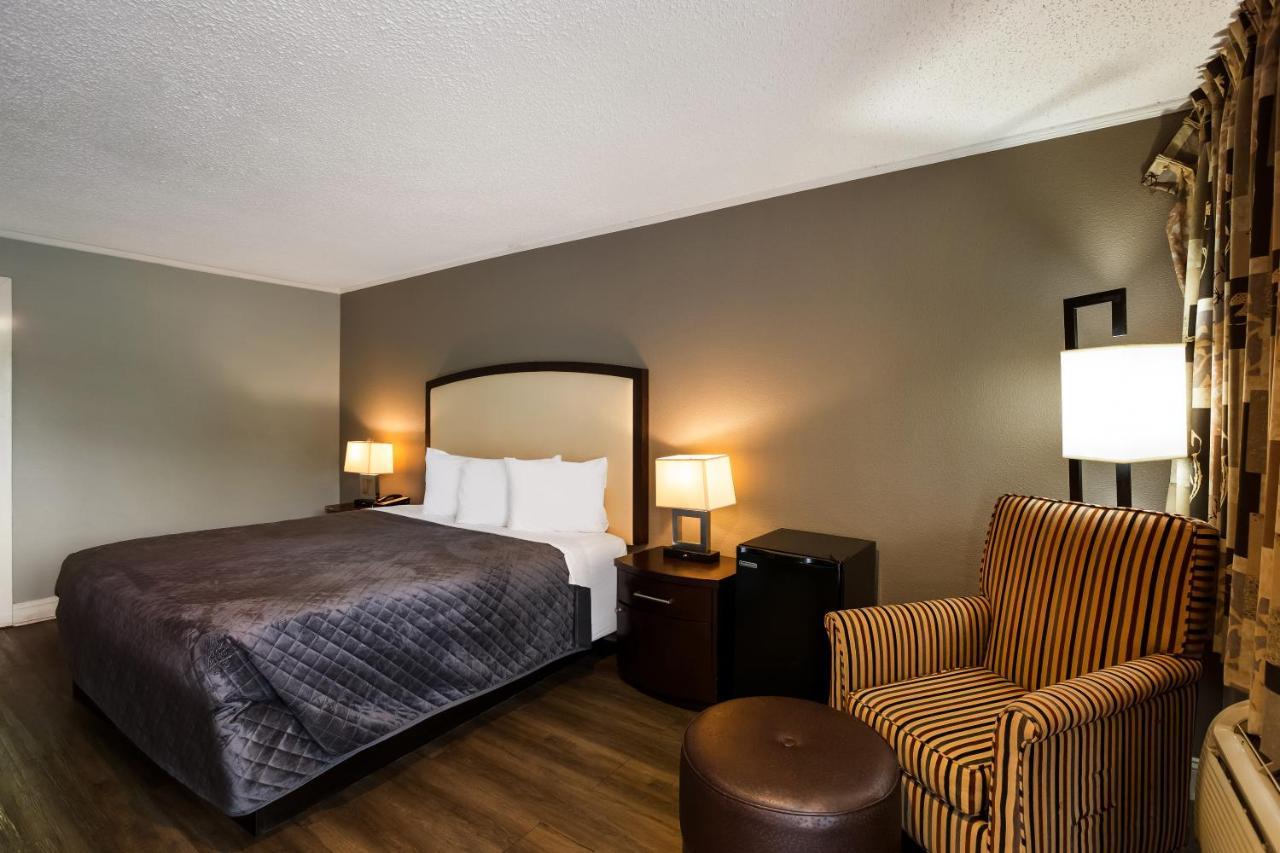 Knights Inn Fayetteville - Fort Bragg Экстерьер фото