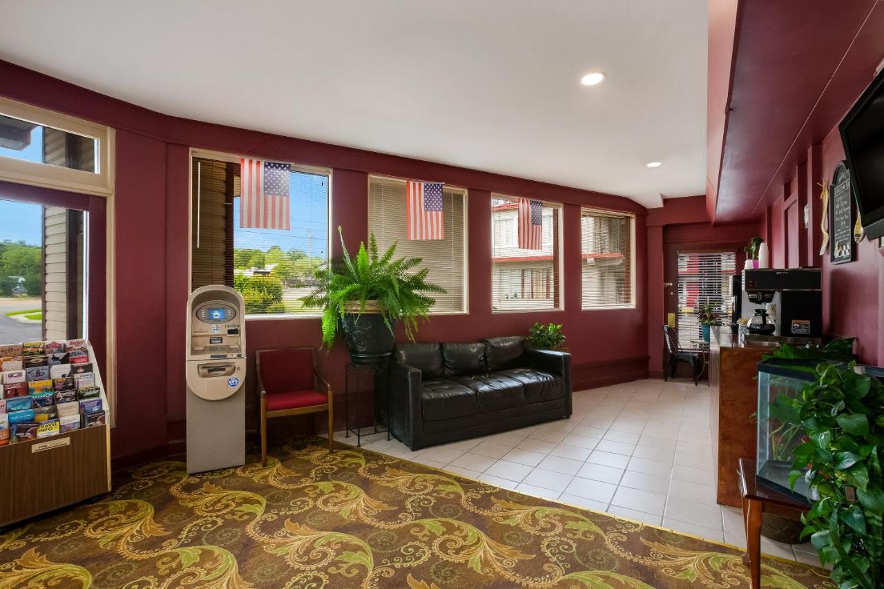 Knights Inn Fayetteville - Fort Bragg Экстерьер фото